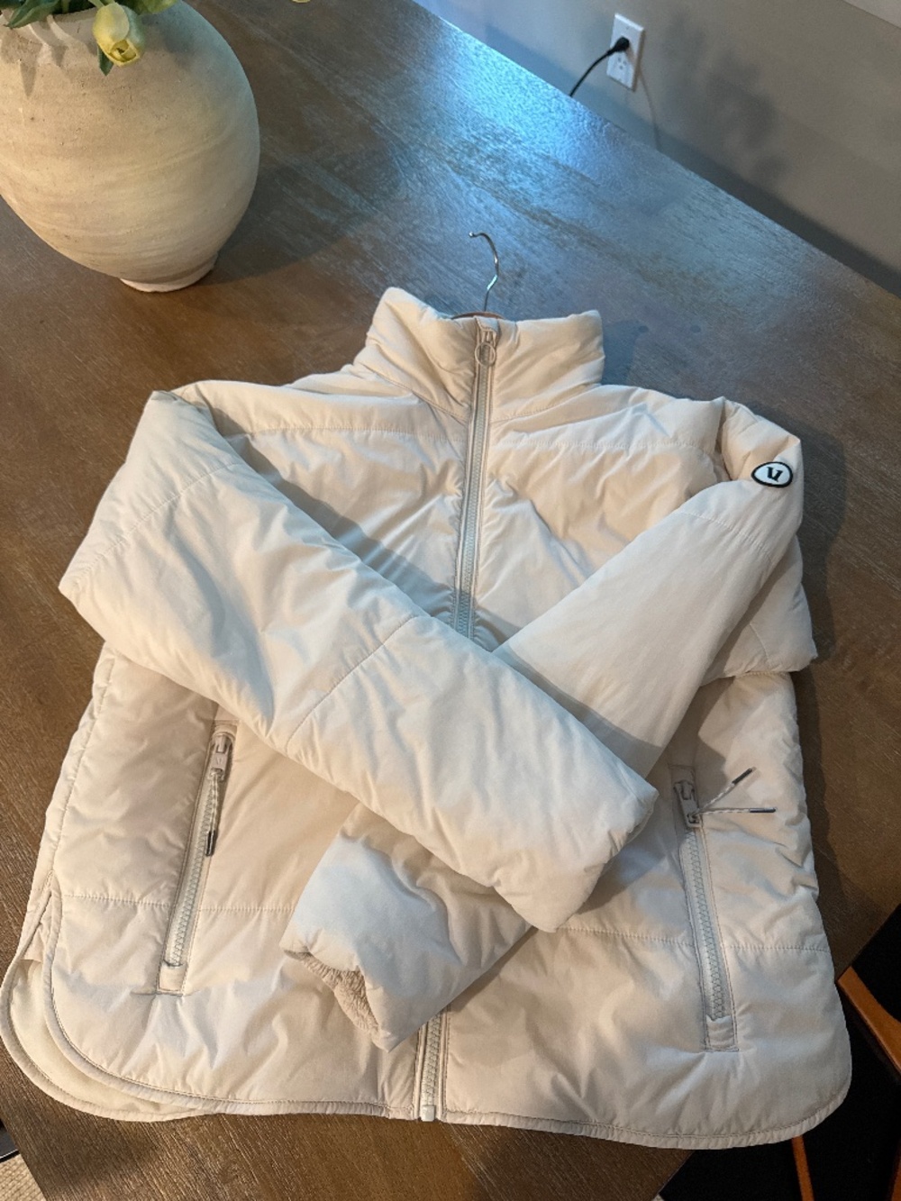 VUORI women’s original CANYON Insulated Jacket